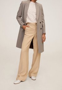 Mango Mantel - brown