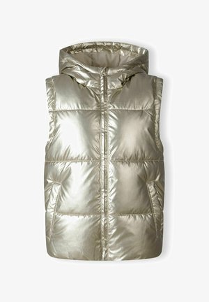 Metalinis auksinis pūkinis liemenė su kapišonu, pilnu priekiu užtraukiama ir šoninėmis kišenėmis; turi siūlių tekstūrą ir blizgantį paviršių.