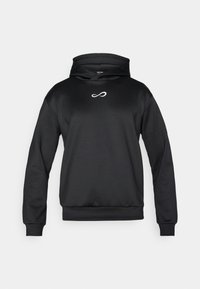 Čierna mikina s kapucňou a predným kengurím vreckom, sťahovacou kapucňou a malým bielym logom na hrudi. Hladká tkanina, rebrované manžety a lem.