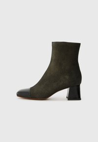 Chie Mihara VOLKIRIA 47 - Ankle boots - black/dancy bronce
