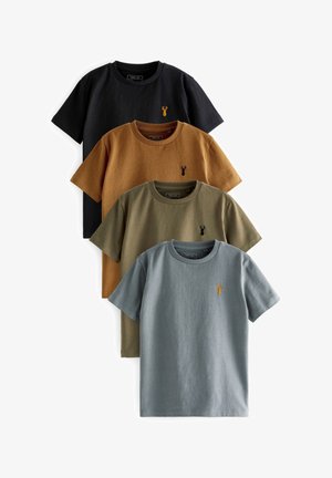 Quattro t-shirt a maniche corte nei colori nero, marrone, oliva e grigio-blu, con un piccolo logo ricamato di un'aragosta sul petto.