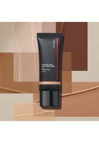 Shiseido SYNCHRO SKIN SELF-REFRESHING TINT SPF20 - Base de maquillaje - medium keyaki