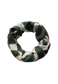 Infinity sjaal gemaakt van lichtgewicht stof met een patroon van donkergroene en zachte beige golvende strepen. Glad textuur, cirkelvormig.