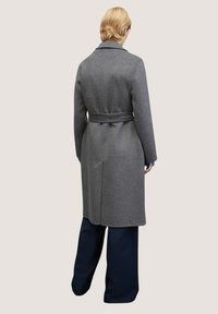 Motivi MIDI MONOPETTO IN DOUBLE - Trench - grigio