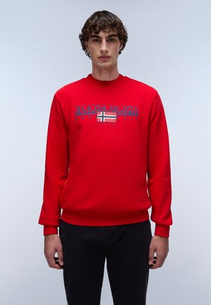 Rode sweatshirt met lange mouwen, ronde halslijn en een grafische print met de Noorse vlag en de tekst "NAPAPIJRI" in het blauw.