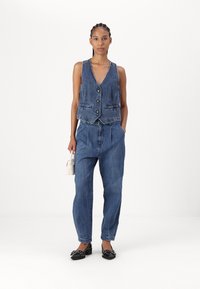 Copenhagen Muse Mom traperice - denim blue