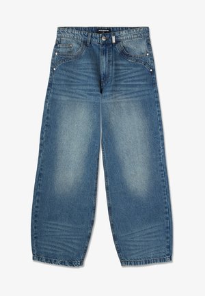 Svijetloplave traper široke hlače s izblijedjelim završetkom, s pet džepova, metalnim dijelovima i patentnim zatvaračem.