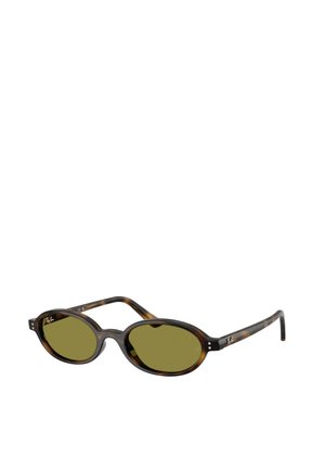 Gafas de sol ovaladas con montura carey, lentes verdes y varillas delgadas, con logos de Ray-Ban en la lente y la patilla.