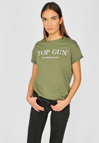 TOP GUN Printtipaita - olive