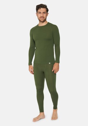 Groen thermoshirt met lange mouwen en legging, gemaakt van een rekbaar, lichtgewicht materiaal, met een ronde halslijn en een aansluitend ontwerp.