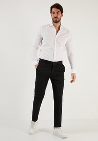 Buratti REGULAR FIT - Nohavice - black