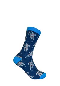 Marina strumpor med ljusblå muddar, prydda med ett mönster av vita astronauter och stjärnor. Tillverkade av mjukt tyg med en bekväm passform.