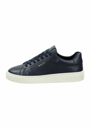 Lavtop navyblå lædersneaker med hvid gummisål, navyfarvede snørebånd og gyldt GANT-logo på siden og tungen.