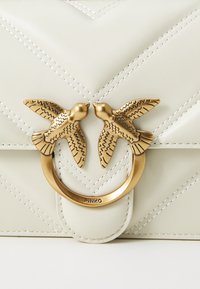 Thumbnail Image 5