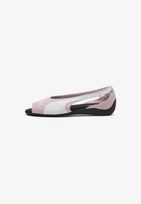 Non sélectionné, whisp of pink- white- black