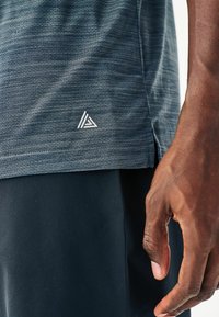 Next Spordi T-särk - slate grey