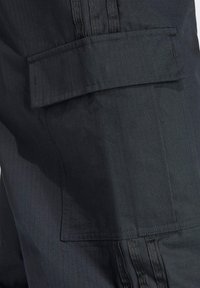 adidas Originals Cargobroek - black