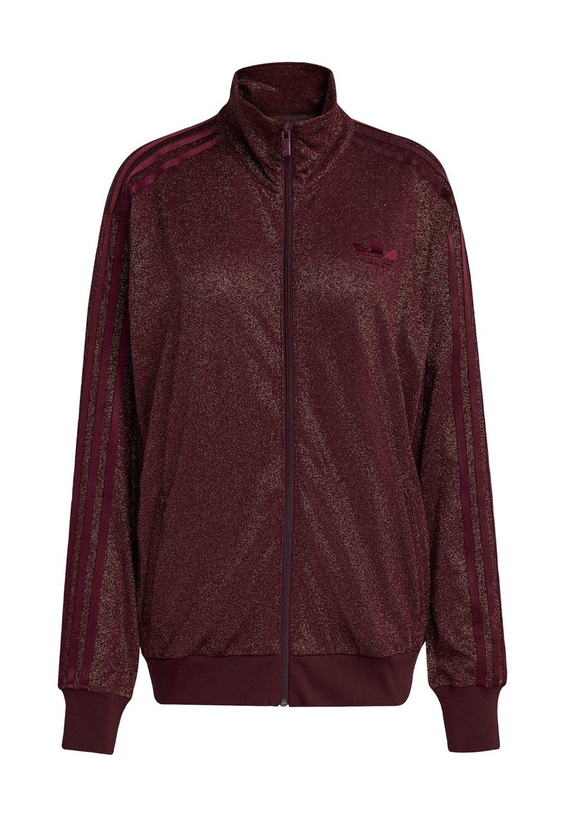 Bordeaux zip-up trainingsjack met hoge kraag, geribbelde manchetten en zoom, drie strepen langs de mouwen en een subtiel logo op de linkerborst.