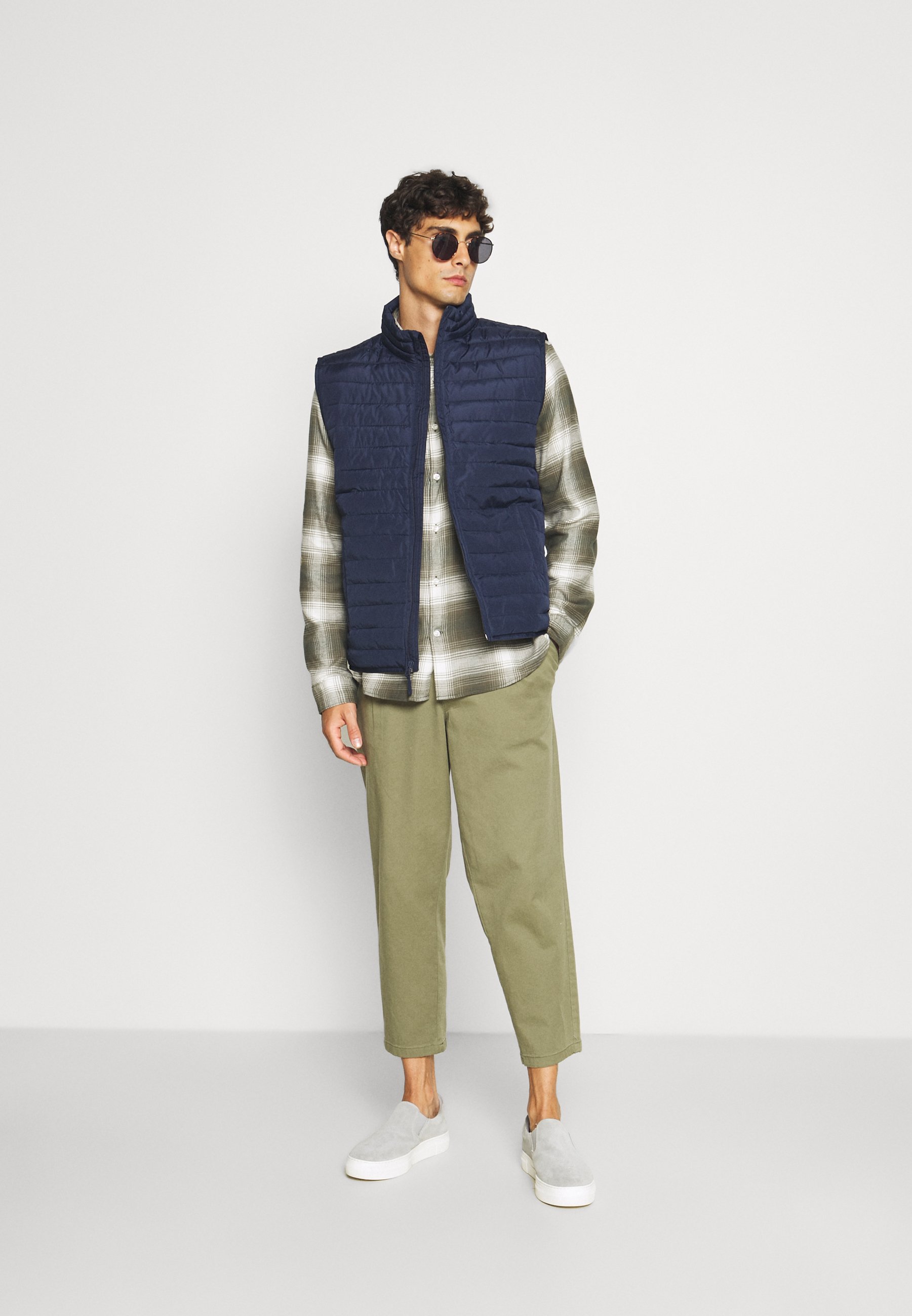 GAP LIGHTWEIGHT PUFFER VEST - Waistcoat 