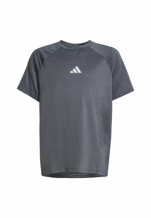 Camiseta atlética de manga corta en gris oscuro, hecha de una tela suave, con mangas raglán y un logo de Adidas en blanco en el pecho.