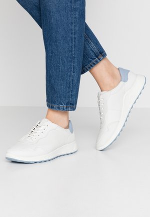 ECCO FLEXURE RUNNER II - Sneakersy niskie - white/dusty blue