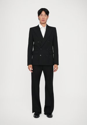 Suit - black