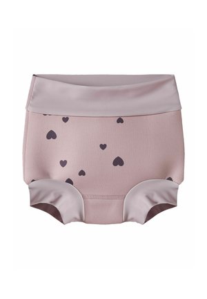Lys lilla badebleie for småbarn med mørkere lilla hjerte-mønstre og myke, elastiske ben- og midjebånd.