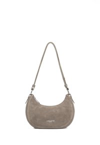 Borsa a spalla in pelle scamosciata grigio chiaro con forma curva, accessori in tono argento e chiusura superiore con cerniera. Logo stampato sul davanti.