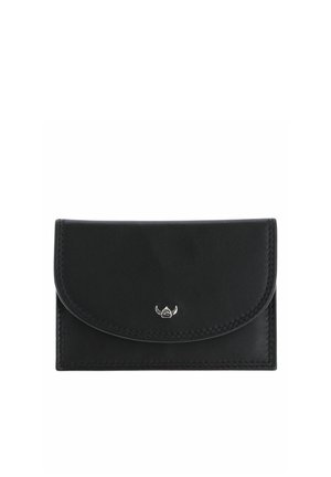 Portefeuille en cuir noir avec des bords cousus et un petit logo argenté centré sur le rabat avant, sur fond blanc uni.