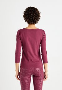 ONLY ONLFIFI BOX  - Pikkade varrukatega topp - burgundy