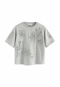 Grijze T-shirt met korte mouwen en bloemembroidery, voorzien van verfijnde zilveren draden en verschillende texturen in het ontwerp.