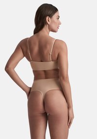 Bye Bra INVISIBLE MID WAIST - Intimo modellante - beige