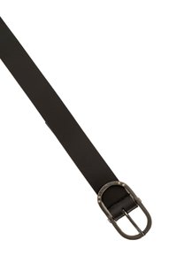 Cinturón de cuero negro con acabado mate, que presenta una hebilla redonda de tono plateado con tachuelas decorativas. Diseño clásico, forma de correa plana.