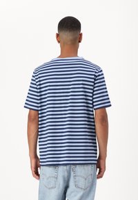 Marimekko TASARAITA UNISEX - Tricou basic - light blue