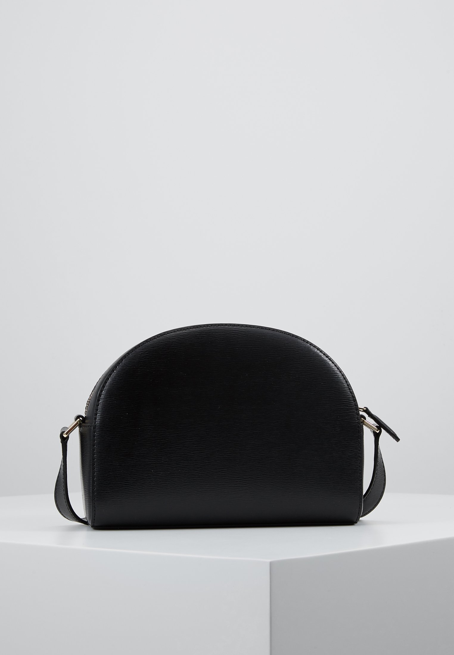 DKNY SUTTON DOME XBODY Skulderveske black Zalando.no DKNY SUTTON DOME XBODY Skulderveske black Zalando.no