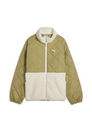Olivengrøn quiltet jakke med cremefarvet fleecekrave og nedre front, fuld hvid lynlås, elastiske manchetter og lille hvid Puma-logo på brystet.
