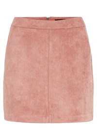 Suede mini sukně v jemně růžové barvě. Vyznačuje se čistým designem, bez viditelného kovového příslušenství, s švy vymezujícími tvar. Hladká textura a žádné vzory.