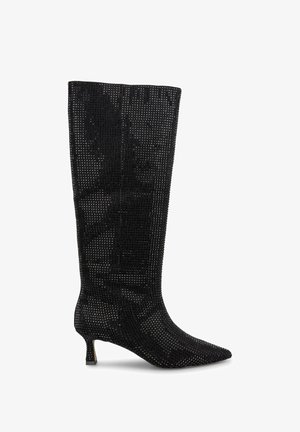 Schwarze knöchelhohe Stiefel mit einem gewebten Mesh-Design, spitzer Zehenform und kleinem Blockabsatz. Mit einer strukturierten Oberfläche und leichtem Material.