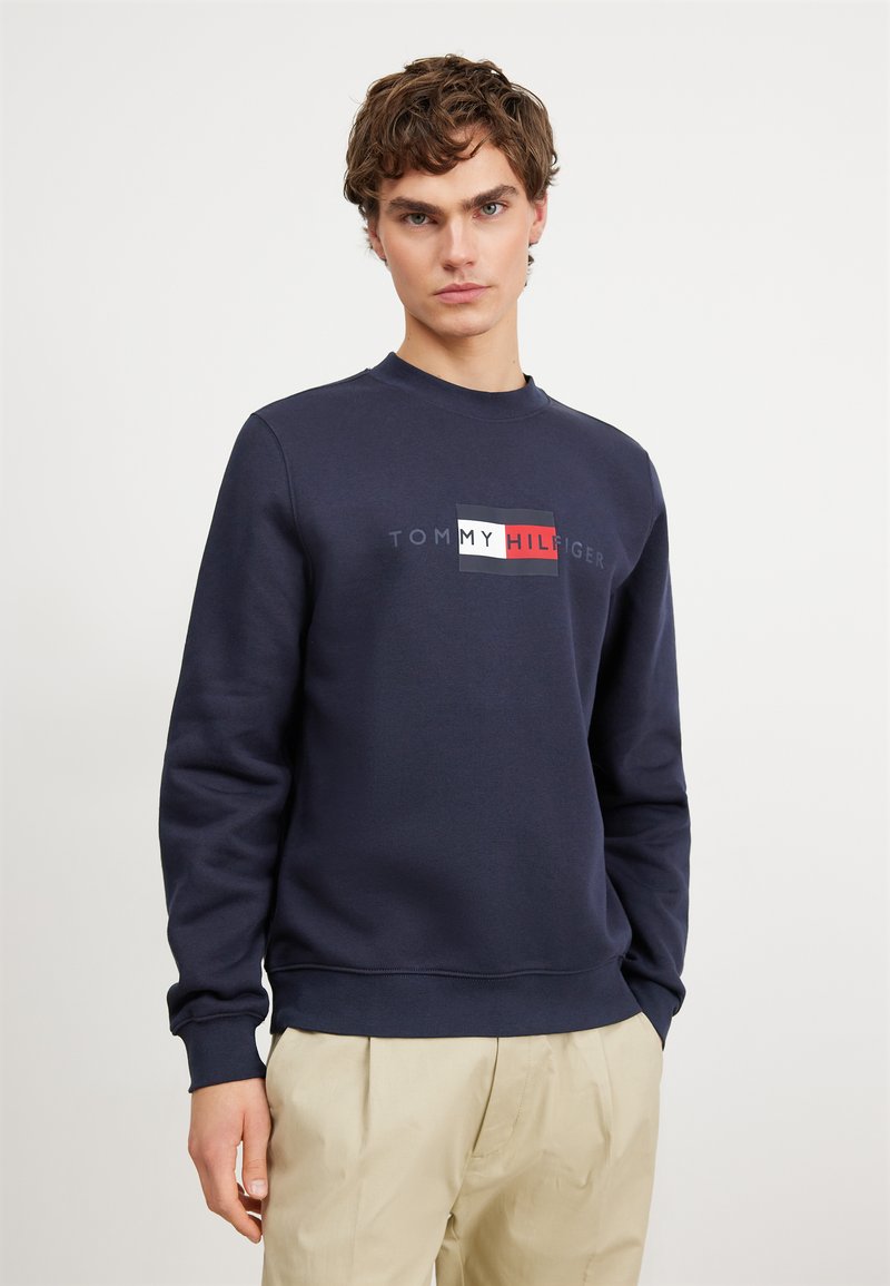 Tommy Hilfiger HILFIGER FLAG SWEATSHIRT - Sweatshirt - desert sky