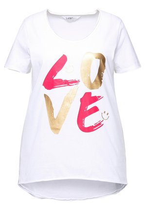Witte katoenen T-shirt met een grote, kleurrijke "LOVE" grafiek in roze en goud. Het heeft een ronde hals en een gebogen zoom.