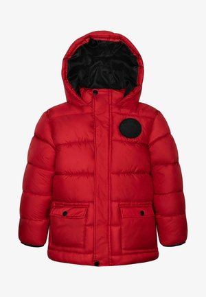 Rote Pufferjacke mit Kapuze, schwarzem Innenfutter, zusätzlicher Polsterung, zwei Fronttaschen und einem runden schwarzen Logo-Patch auf der Brust.