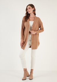 LELA Cardigan - camel