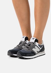New Balance WL574 - Sapatilhas - black