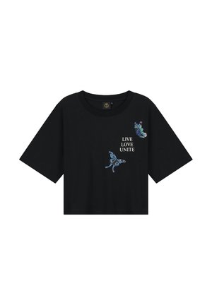 Zwarte cropped t-shirt met korte mouwen, voorzien van een blauwe vlinderprint en de tekst "LEEF LIEFDE EENHEID" in het wit op de voorkant.