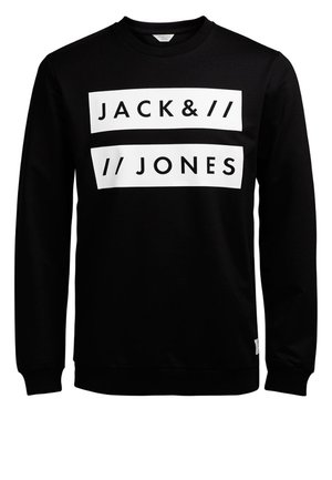 Černá mikina s dlouhým rukávem s bílými obdélníkovými potisky, na kterých jsou černá velká písmena "JACK & //" a "// JONES".