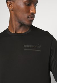 Norrøna SENJA EQUALISER LIGHTWEIGHT LONG SLEEVE - Hosszú ujjú felső - caviar
