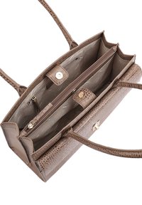 Bruine handtas met krokodillenpatroon, dubbel handvat, interieurcompartimenten en een ritsvak. Voorzien van gouden hardware-accenten.