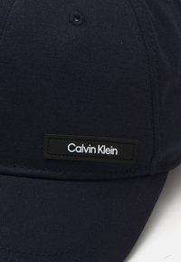 Calvin Klein ESSENTIAL PATCH UNISEX - Caps - navy