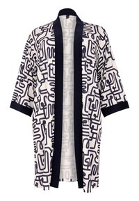 Kimono-stijl robe met een witte achtergrond en marineblauwe abstracte lijnpatronen, open voorkant en driekwartmouwen. Zachte stof en gladde textuur.