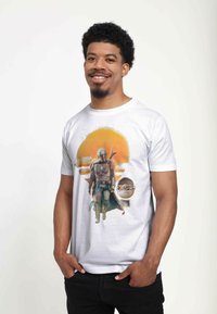 Henry Tiger STAR WARS: THE MANDALORIAN MANDO CHILD WALK UNISEX - T-shirt z nadrukiem